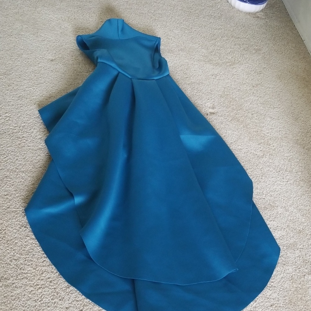 Prom dress 👗 - Picture 6 of 7